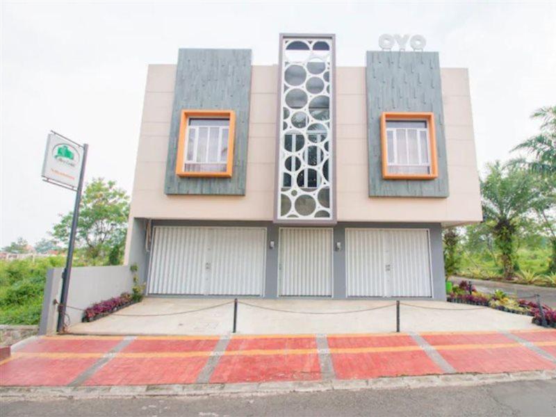 Oyo 871 Aira Costel Hotel Cianjur Eksteriør billede