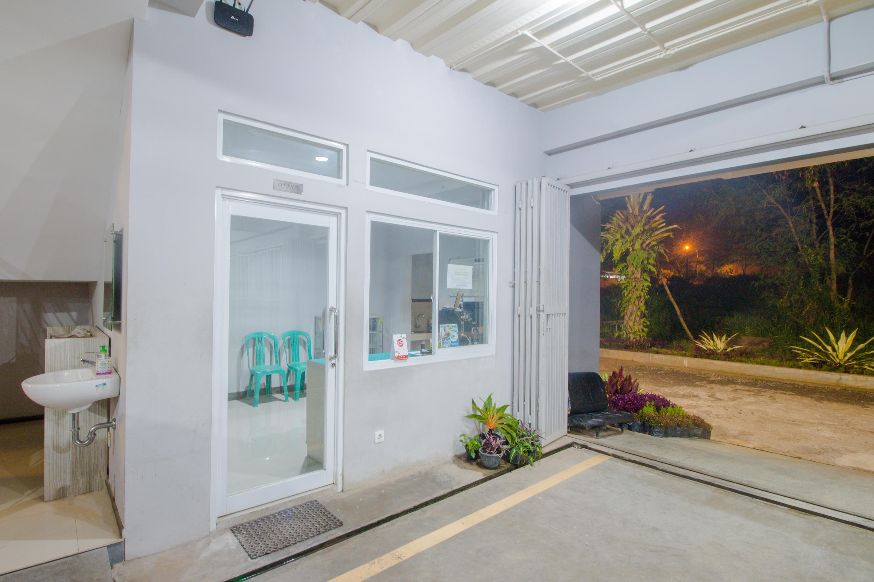 Oyo 871 Aira Costel Hotel Cianjur Eksteriør billede