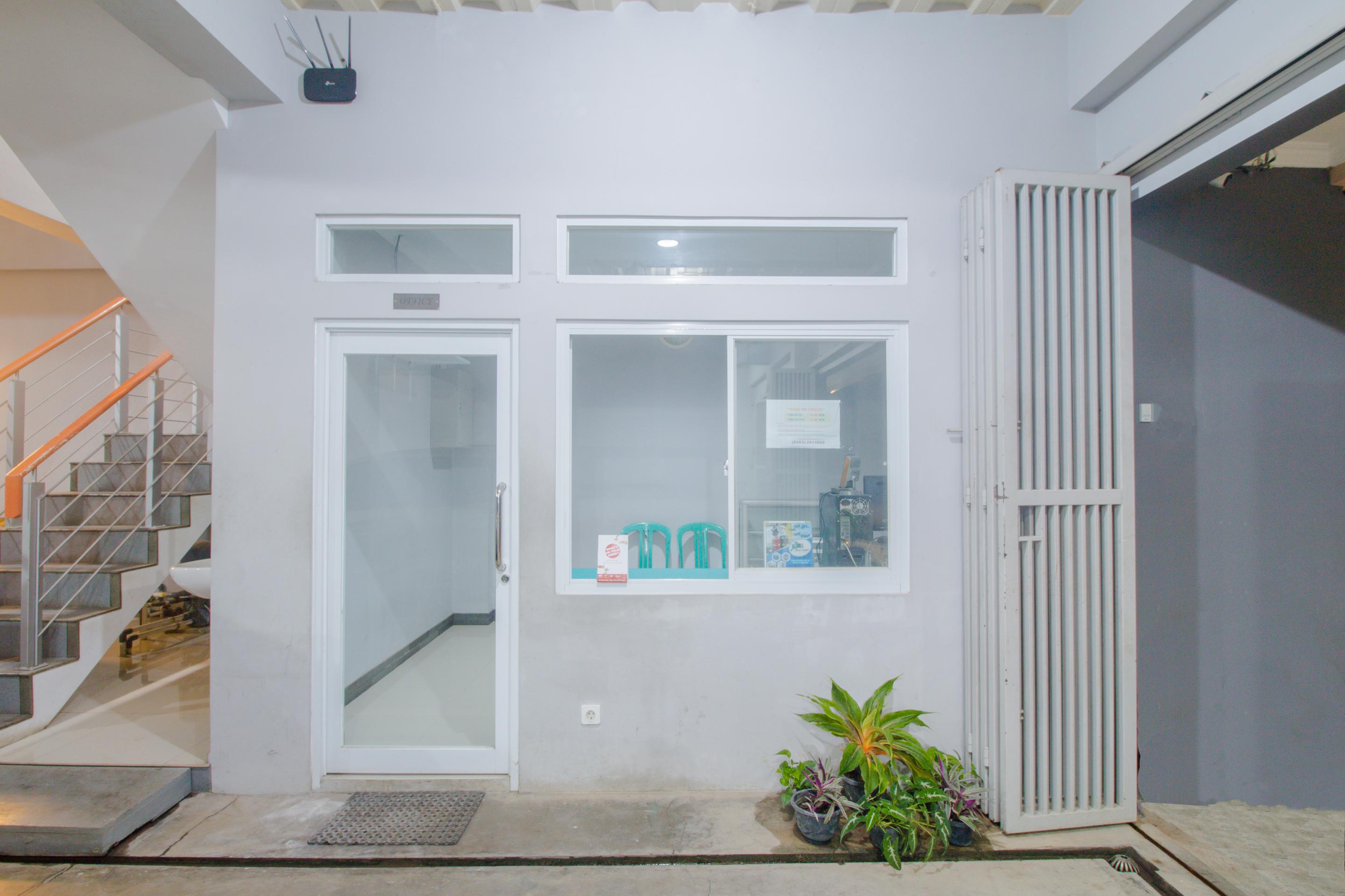 Oyo 871 Aira Costel Hotel Cianjur Eksteriør billede